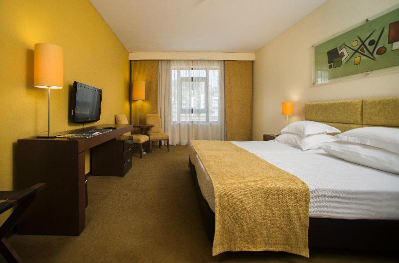 חדר סטנדרט עם מיטת קינג, Indigo Traverse City, An Ihg