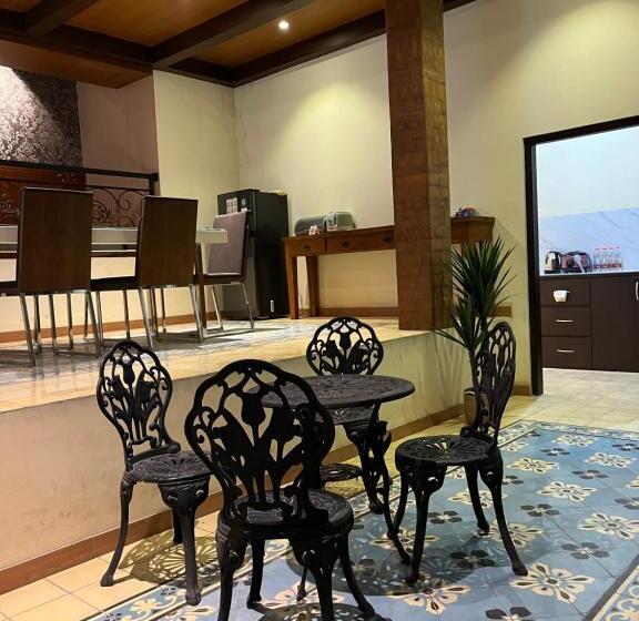 Семейный Номер, Attanaya Malioboro Suites Yogyakarta