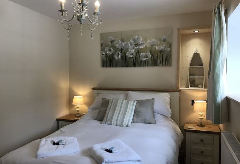 חדר בסיסי, The Waterwheel