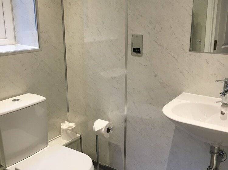 חדר סטנדרט, The Waterwheel