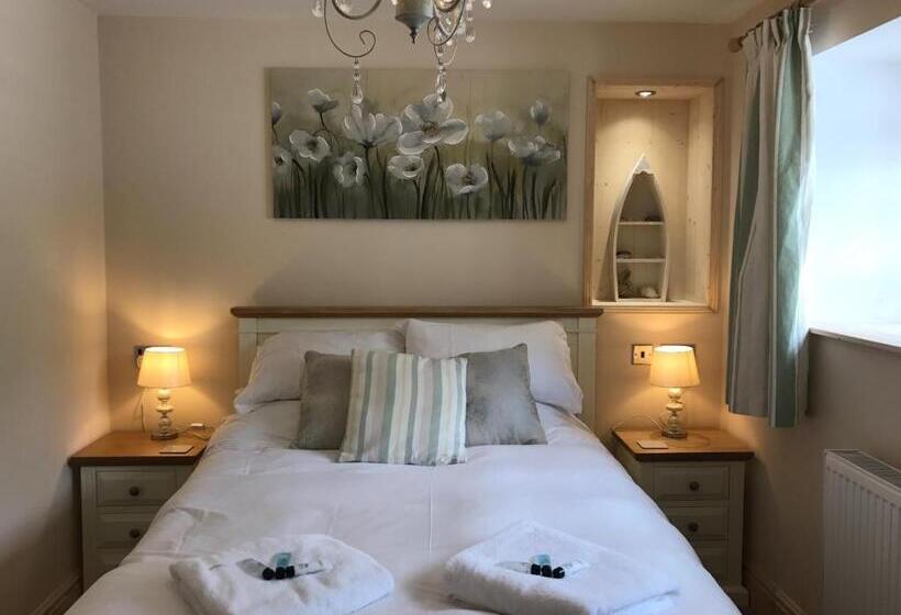 חדר בסיסי, The Waterwheel