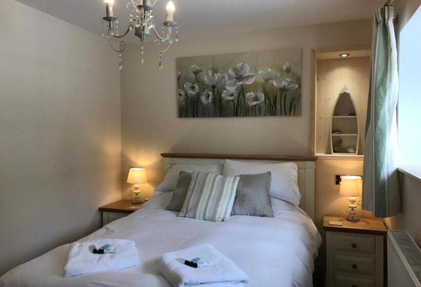 חדר בסיסי, The Waterwheel