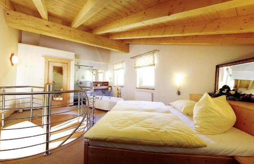 جناح كومفورت, Mountainclub Hotel Ronach