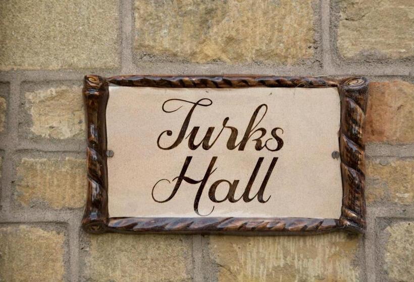 Номер Стандарт, Turks Hall