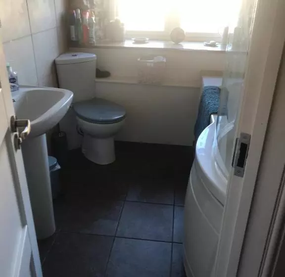 バス共有のスタンダードルーム, Silverstone Bed And Breakfast
