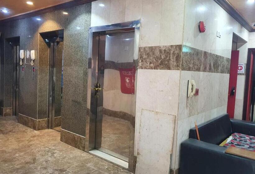 Номер Стандарт Трехместный, الراوي العزيزية