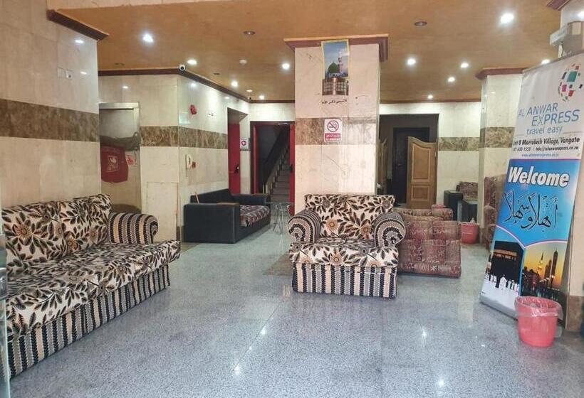 Номер Стандарт Трехместный, الراوي العزيزية