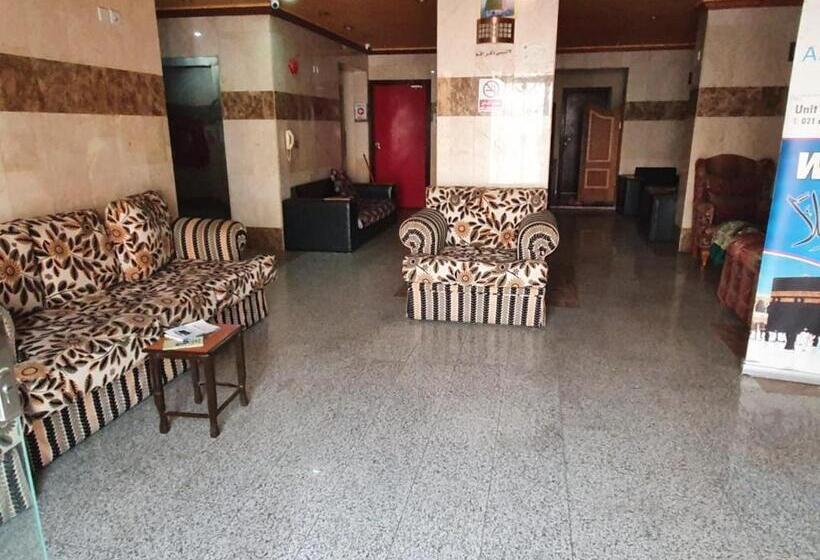 Номер Стандарт Трехместный, الراوي العزيزية