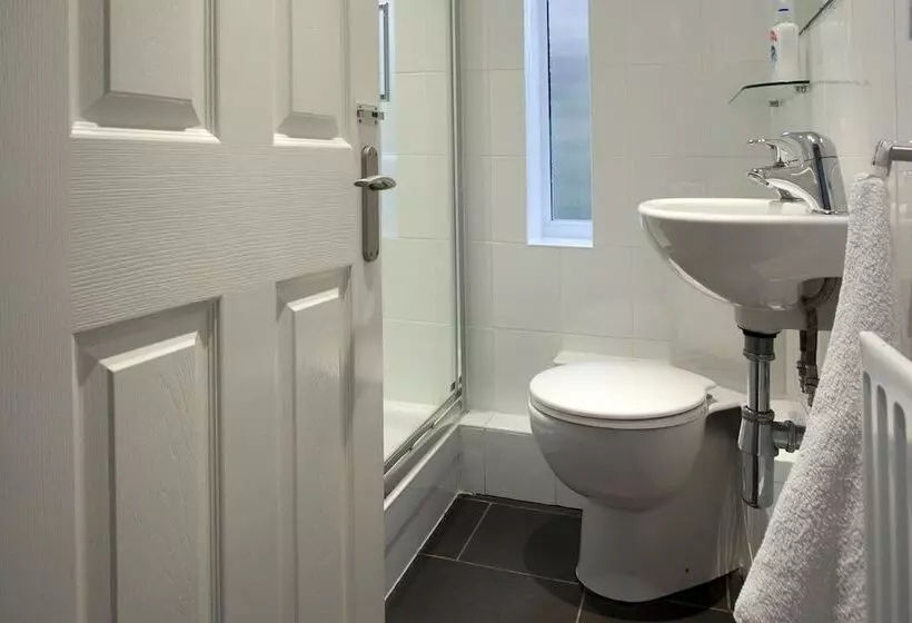 バス共有のスタンダードルーム, Abacus Bed And Breakfast, Blackwater, Hampshire
