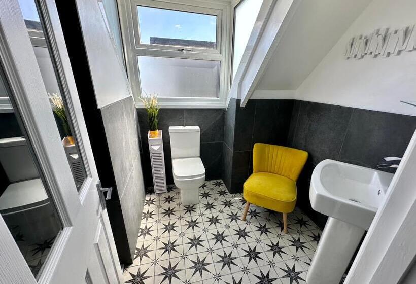 Люкс Кровать Кинг, Breakers Guest House