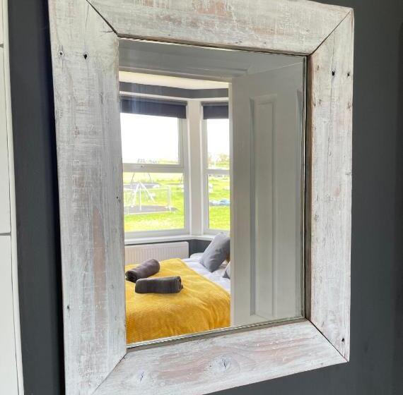 Номер Стандарт Вид на Море, Breakers Guest House