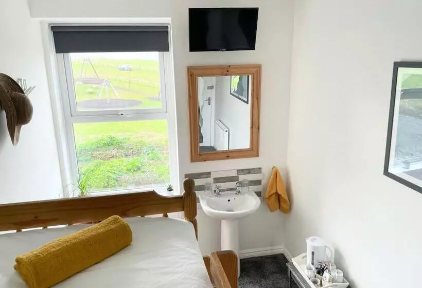 バス共有のスタンダードルーム, Breakers Guest House