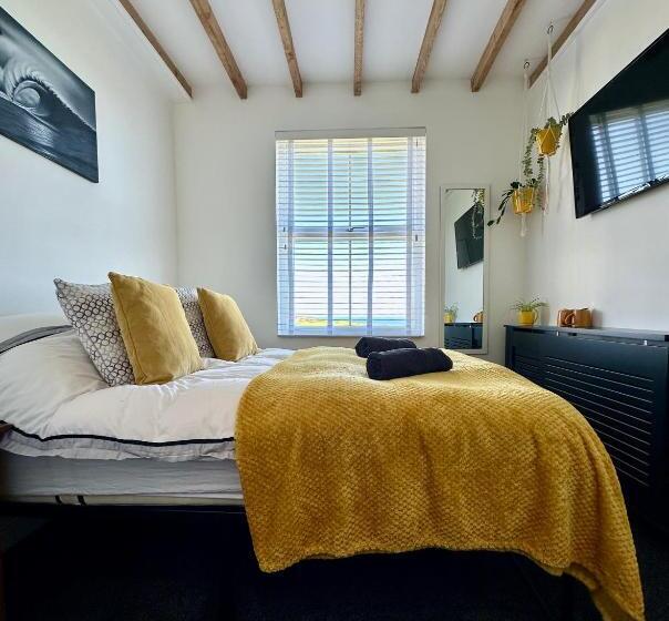 Номер Стандарт, Breakers Guest House