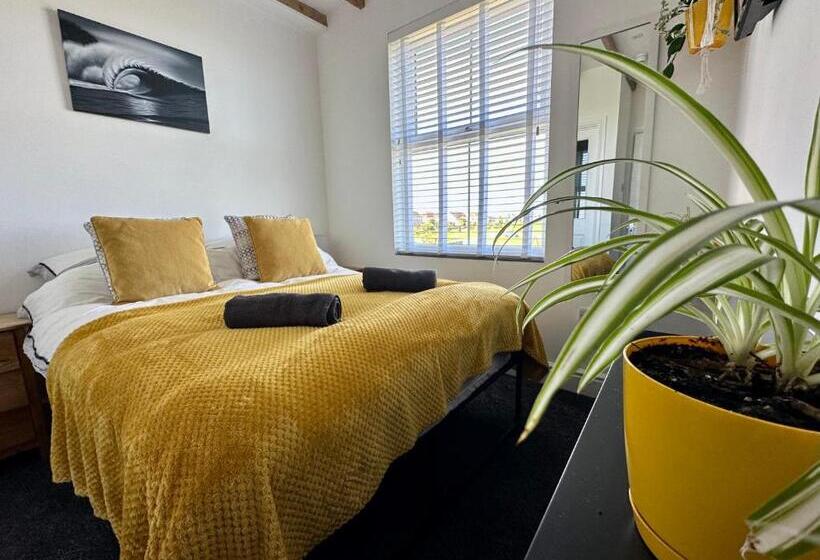 Номер Стандарт, Breakers Guest House