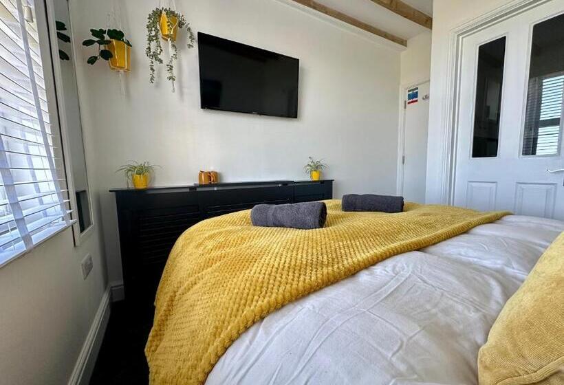 Номер Стандарт, Breakers Guest House