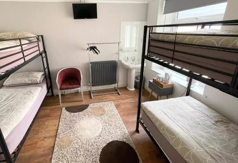 浴室共有スタンダード4人用ルーム, Breakers Guest House