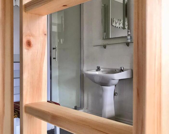 Четырехместный Номер Стандарт, Breakers Guest House