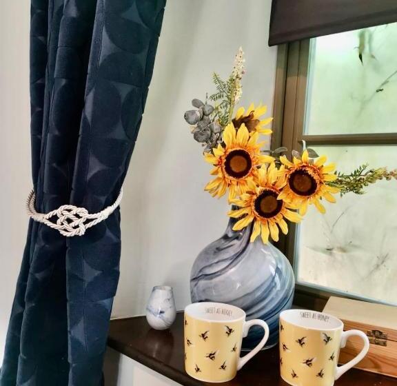 Номер Стандарт, The Babbling Brook