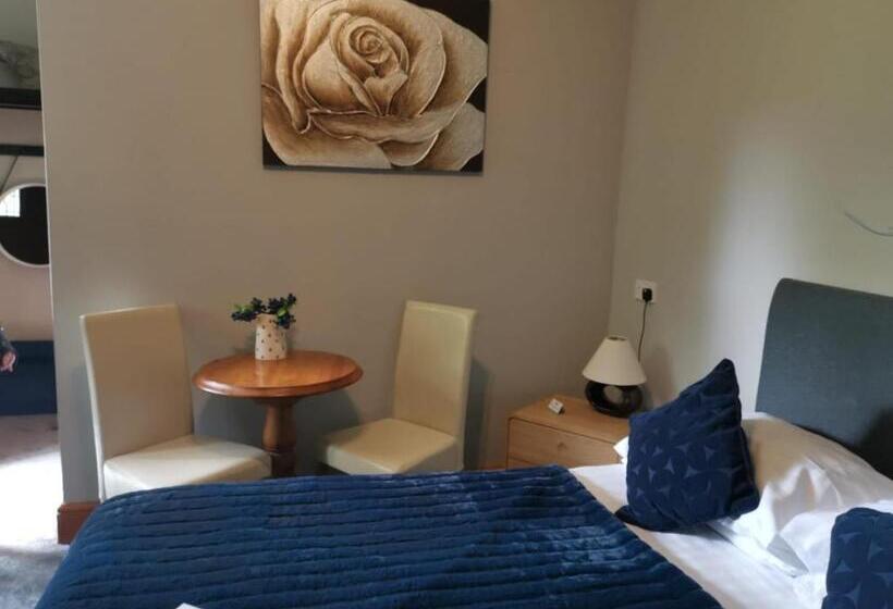 Номер Стандарт, The Babbling Brook