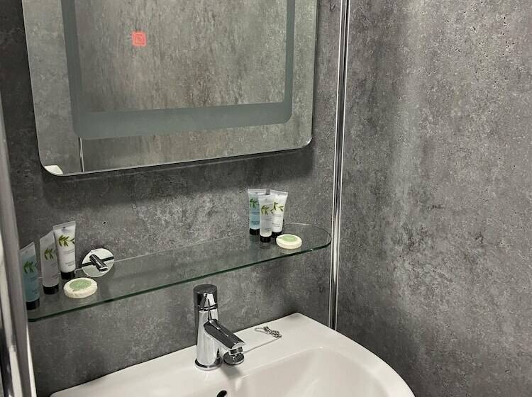 Номер Стандарт, The Babbling Brook