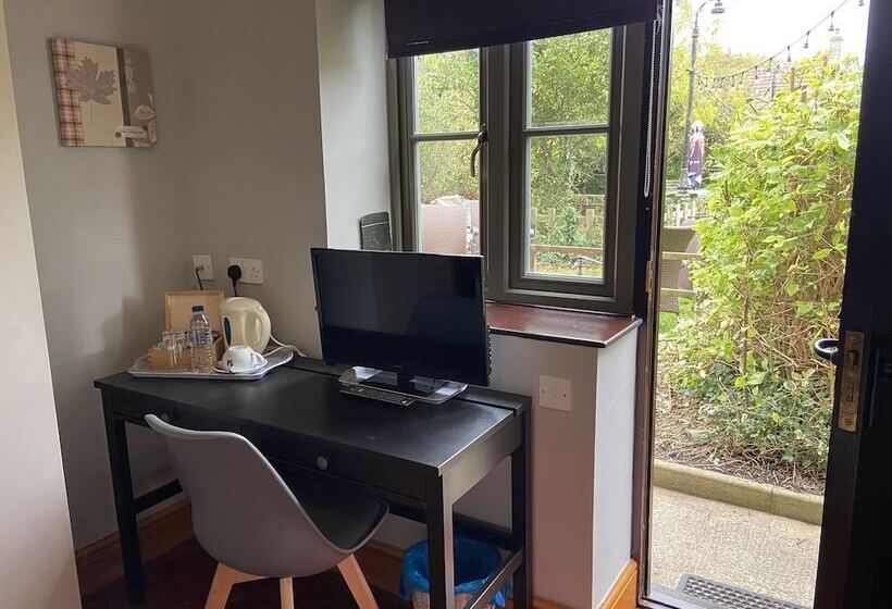 Номер Стандарт Индивидуальный, The Babbling Brook