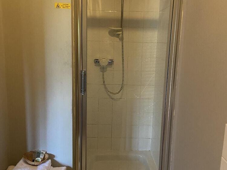 Номер Стандарт Индивидуальный, The Babbling Brook