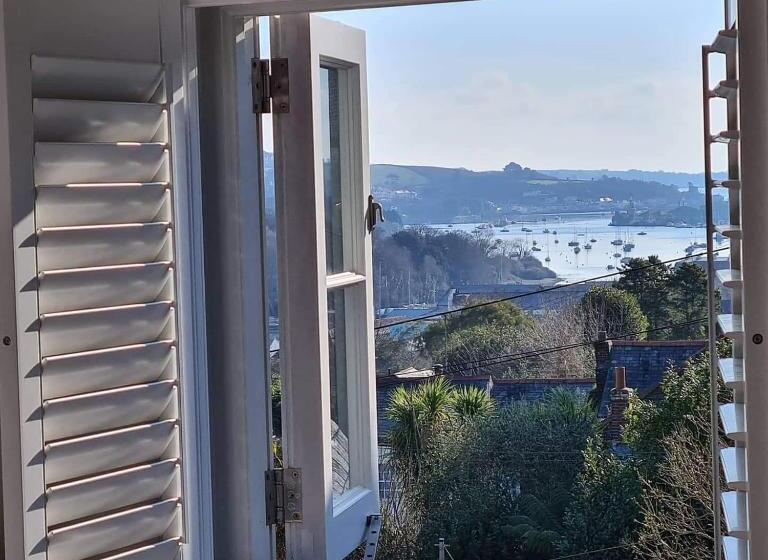 标准间, The Thirsty Scholar