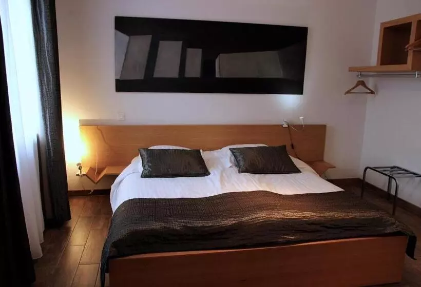 Superior-huone Näkymä, Art Hôtel