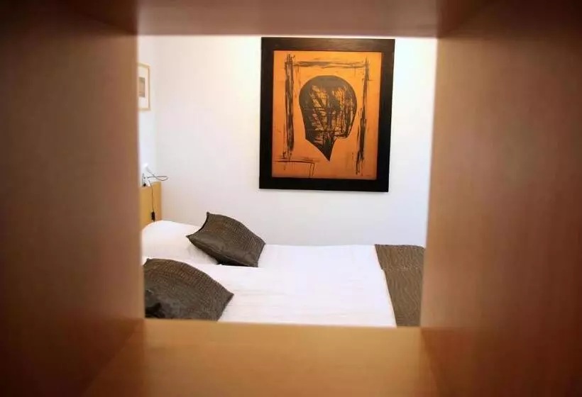 Sviitti Parveke, Art Hôtel