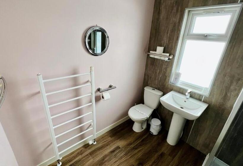 Номер Стандарт Трехместный, Aultguish Inn