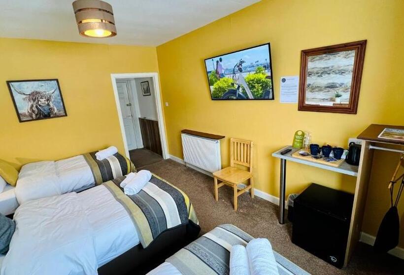 Номер Стандарт Трехместный, Aultguish Inn