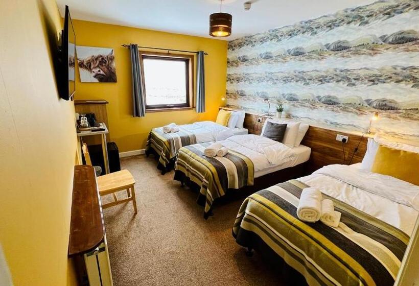 Номер Стандарт Трехместный, Aultguish Inn