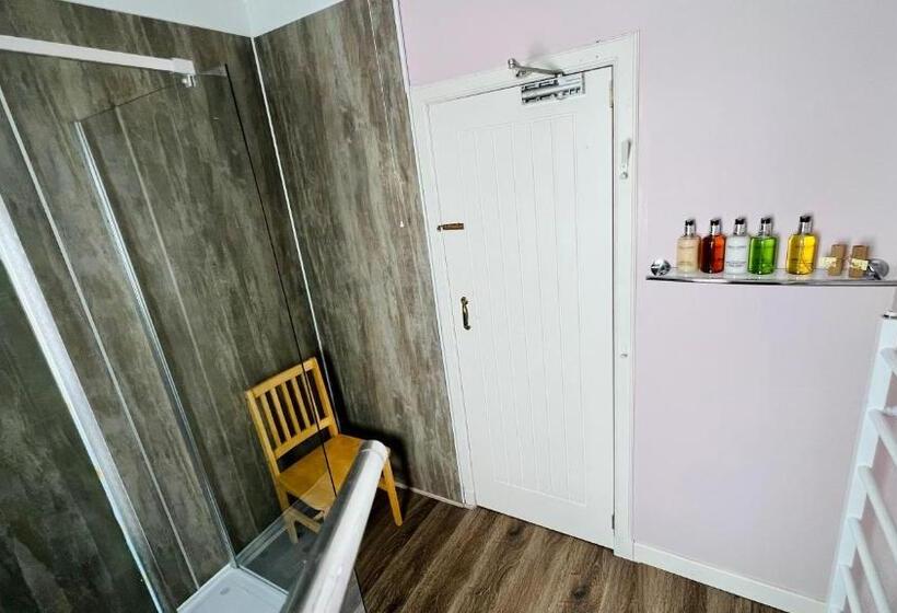 Номер Стандарт Трехместный, Aultguish Inn