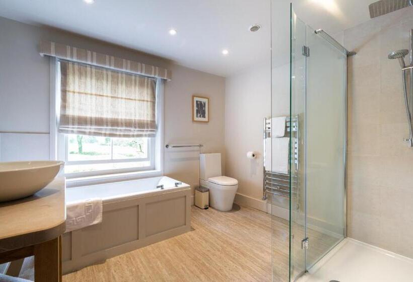 ファミリールーム, Derby Arms