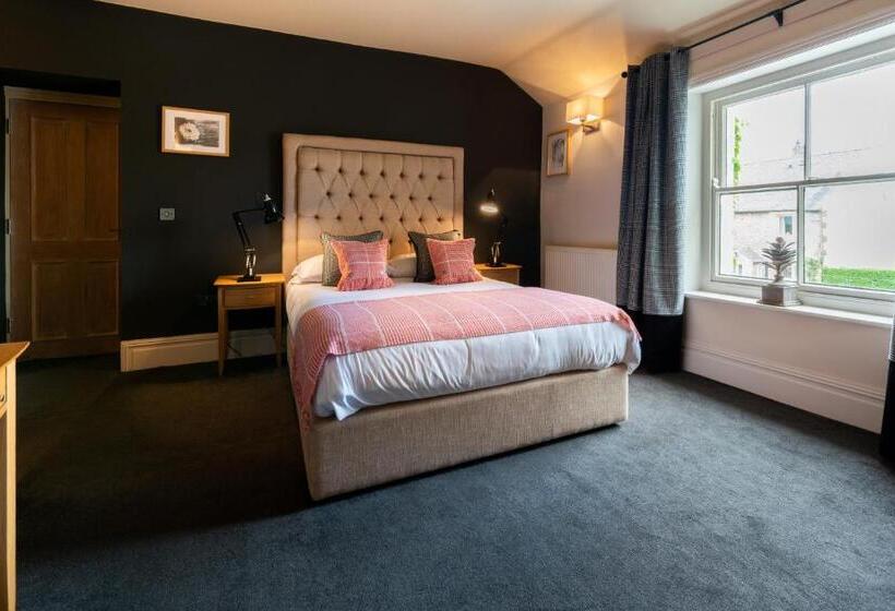 Номер Стандарт, Derby Arms
