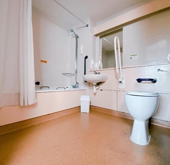 Номер Стандарт Адаптированный для Инвалидов, Redwings Lodge Baldock