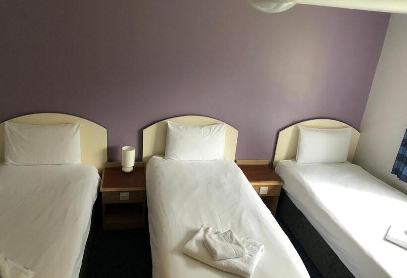 Номер Стандарт Трехместный, Redwings Lodge Baldock