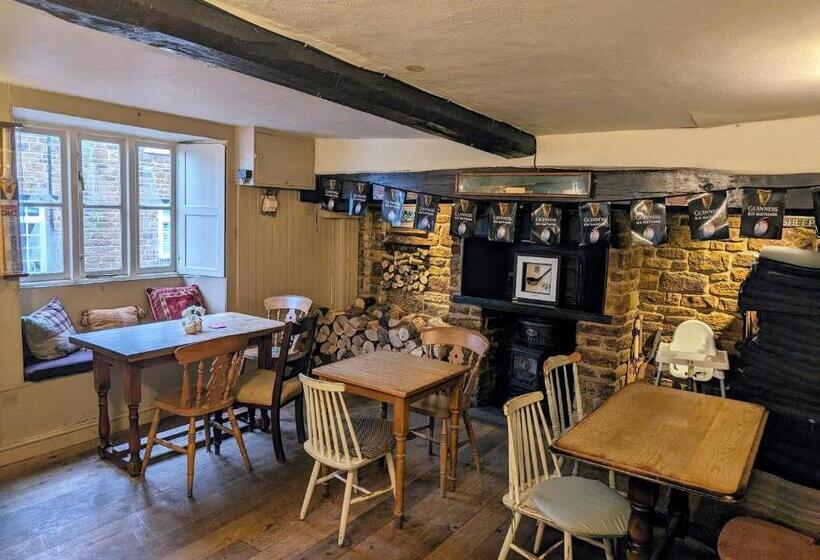 基本间, Bartholomew Arms