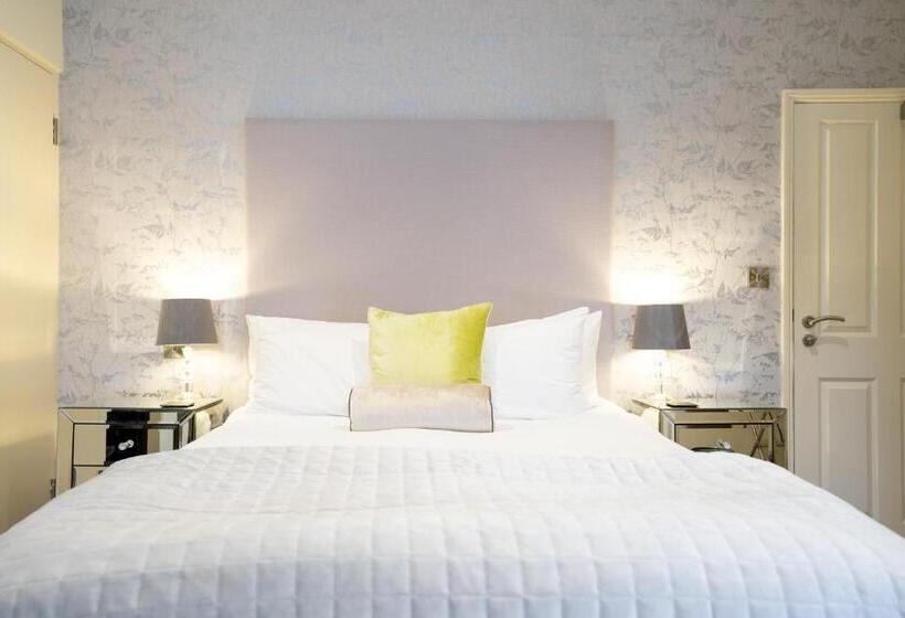 디럭스 룸 킹사이즈 침대, The Bear & Swan