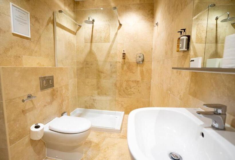 스탠다드 룸 킹사이즈 침대, The Bear & Swan