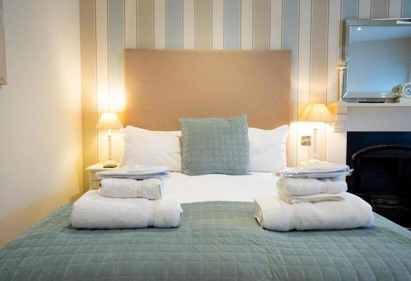 디럭스 룸, The Bear & Swan