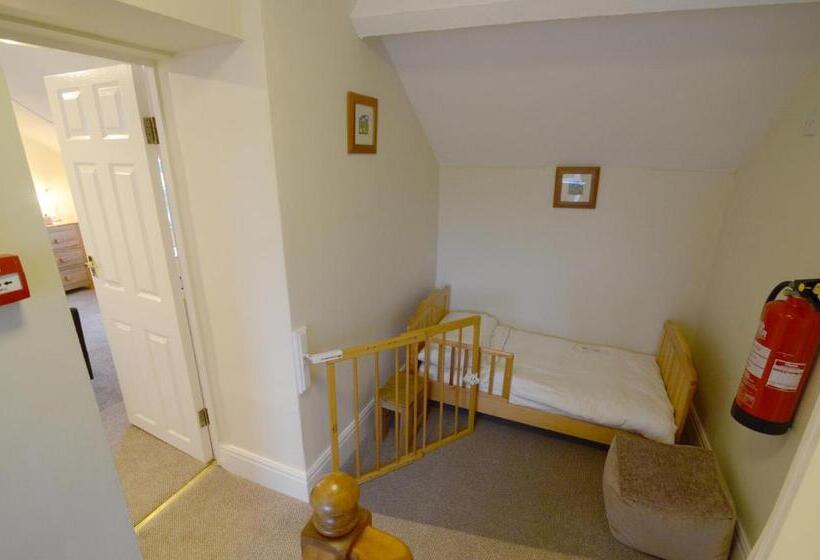 غرفة قياسية رباعية, Ellerby Country Inn