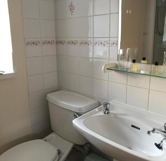 غرفة قياسية, The Pear Tree