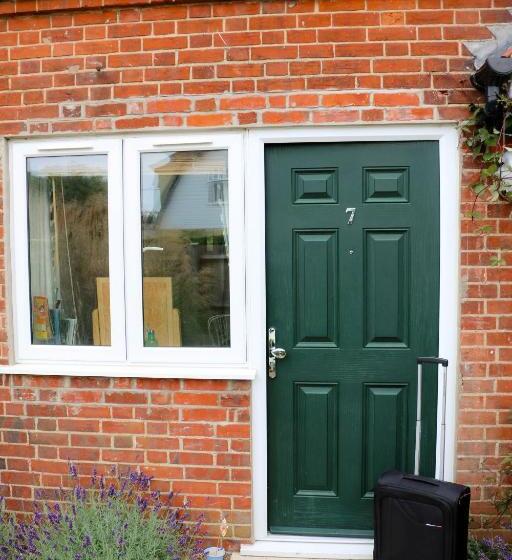 غرفة قياسية, The Victory At Mersea