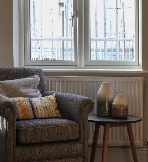 غرفة قياسية سرير كينج, The Victory At Mersea