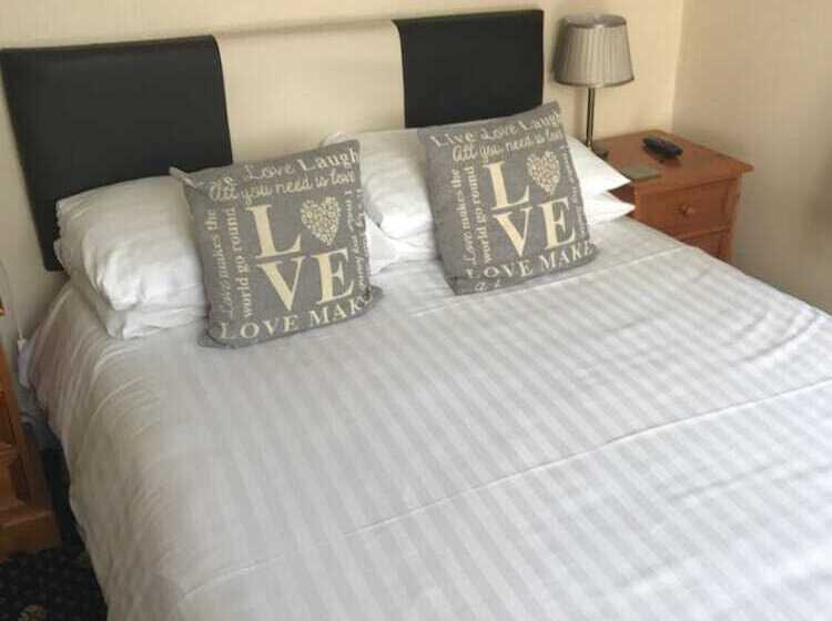 غرفة قياسية, The Woodhouse