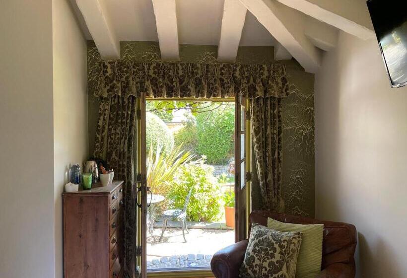 חדר דלוקס נוף לגינה, Bradleigh Lodge