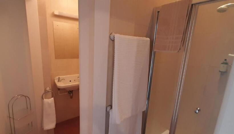 Deluxe-huone, Brooke House