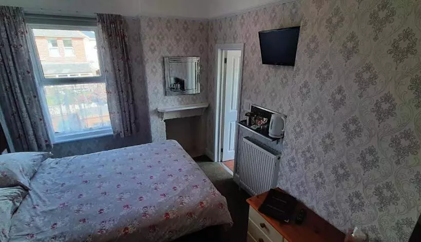 デラックスルーム, Brooke House