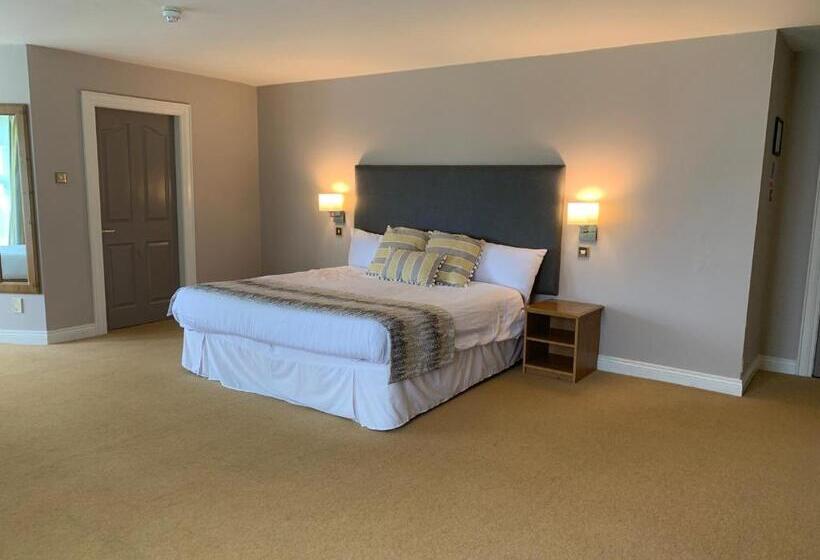 Номер Deluxe, Canavans